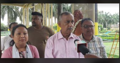 বেস্ট কলকাতা নিউজ : শিলিগুড়ির সূর্যসেন পার্কে মনীষীদের মূর্তিতে বিশেষ শ্রদ্ধাঞ্জলি নিবেদন করলেন মেয়র গৌতম দেব