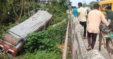 বেস্ট কলকাতা নিউজ : নকশালবাড়িতে ভয়াবহ দুর্ঘটনার কবলে আপেল বোঝাই লড়ি,আহত হল গাড়িতে থাকা দুই ব্যক্তি