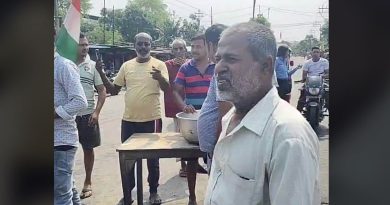 বেস্ট কলকাতা নিউজ : ভারত চরম নাস্তানাবুদ করছে পাকিস্তানকে, মিষ্টি বিতরণ করা হল ফুলবাড়ি ব্যাটেলিয়ানের তরফ থেকে