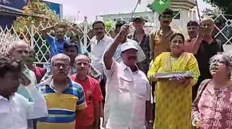 বেস্ট কলকাতা নিউজ : পাকিস্তানের নয়টি জঙ্গি ঘাঁটি গুঁড়িয়ে দিল ভারত, জয়ের আনন্দে ব্যাপক উচ্ছাস শহর শিলিগুড়িতে