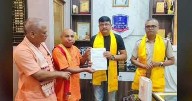 বেস্ট কলকাতা নিউজ : ভক্তিনগর থানার পুলিশকে বিশেষ ভাবে সম্মানিত করা হল শিলিগুড়ি ইসকনের তরফ থেকে
