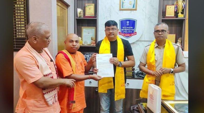 বেস্ট কলকাতা নিউজ : ভক্তিনগর থানার পুলিশকে বিশেষ ভাবে সম্মানিত করা হল শিলিগুড়ি ইসকনের তরফ থেকে