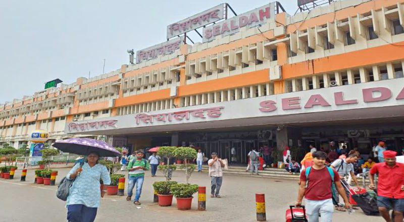 বেস্ট কলকাতা নিউজ : জ্যোতি মালহোত্রার ঘটনা থেকে শিক্ষা ! রেল-মেট্রোয় ছবি ও ভিডিয়োগ্রাফিতে জারি করা হল কঠোর নিষেধাজ্ঞা