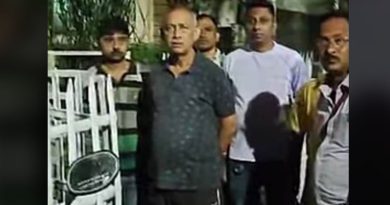 বেস্ট কলকাতা নিউজ : নিজেদের মধ্যেই মারামারি তৃণমূলের দুই গোষ্ঠীর মধ্যে , বিব্রত এবং চরম ক্ষুব্ধ মেয়র গৌতম দেব
