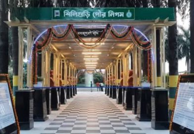 বেস্ট কলকাতা নিউজ : শিলিগুড়ি পুরসভার বিশেষ উদ্যোগে মহানন্দা পাড়াতে বসানো হলো ১০ জন মনীষীর আবক্ষ মূর্তি