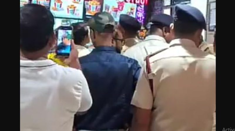 বেস্ট কলকাতা নিউজ : শিলিগুড়িতে অবশেষে কেএফসি তে হানা দিলো ফুড সেফটি ডিপার্টমেন্টের অফিসাররা