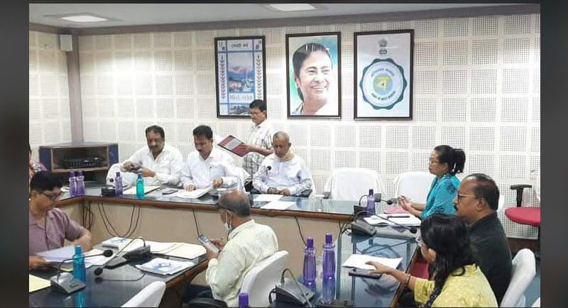 বেস্ট কলকাতা নিউজ : জনসাধারনের জন্য আমাদের কাজ করতে হবে, এক জরুরি বৈঠক থেকে এমএমআইসিদের নির্দেশ দিলেন মেয়র গৌতম দেব