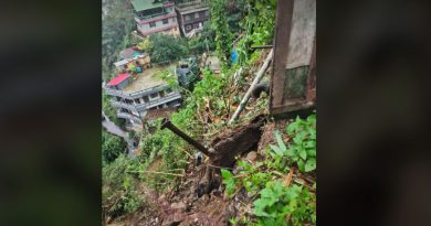 বেস্ট কলকাতা নিউজ : কার্শিয়াং এ এক ভয়ঙ্কর ভূমিধস, ব্যাপক ক্ষতিগ্রস্ত হল দুটি বাড়ি