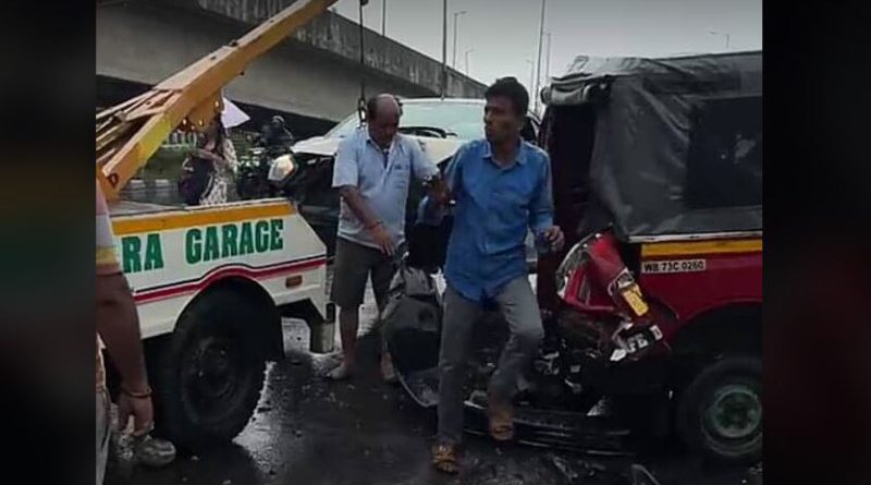 বেস্ট কলকাতা নিউজ : এক ভয়াবহ পথ দুর্ঘটনা ঘটলো বাগডোগরাতে, ক্ষতিগ্রস্ত হল ২ টি গাড়ি