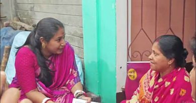 বেস্ট কলকাতা নিউজ : তিনি আর নেই জেলা সভাপতির পদে , তবুও মানুষের দরজার দরজার পৌঁছে দিচ্ছেন মুখ্যমন্ত্রীর বার্তা