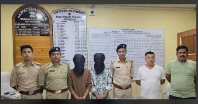 বেস্ট কলকাতা নিউজ : ওদলাবাড়িতে উদ্ধার হল বিপুল আগ্নেয়াস্ত্র, গ্রেফতার দুই যুবক ব্যাপক চাঞ্চল্য ছড়ালো এলাকায়