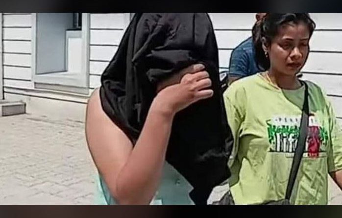 বেস্ট কলকাতা নিউজ : নিজের বিলাসবহুল জীবনযাপনের জন্য মায়ের অনুপস্থিতিতে নিজের বাড়িতেই চুরি, পুলিশের তদন্তে গ্রেফতার মেয়ে সহ ২ জন
