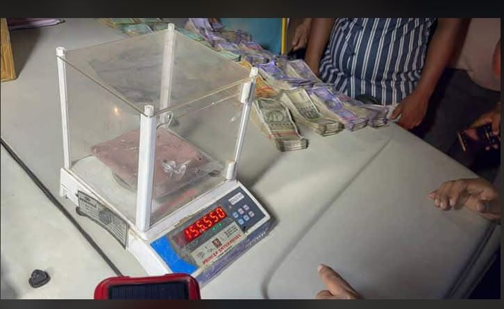 বেস্ট কলকাতা নিউজ : মাটিগাড়ার বিশ্বাস কলোনি থেকে মাদক কারবারি বাপি সিংহকে গ্রেফতার করল শিলিগুড়ি পুলিশ কমিশনারেটের ডিটেকটিভ ডিপার্টমেন্ট