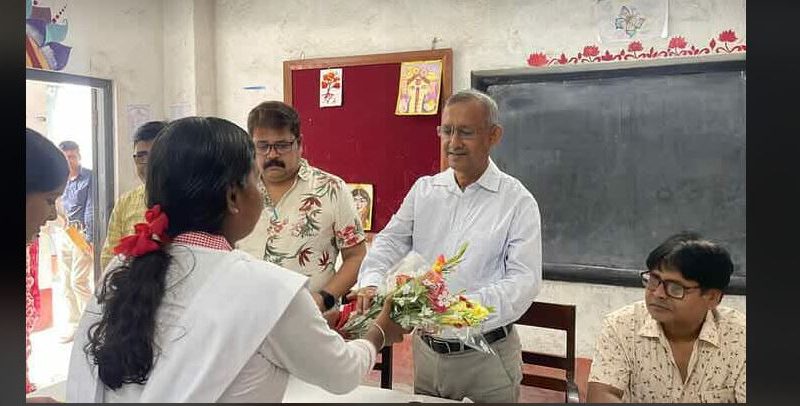 বেস্ট কলকাতা নিউজ : স্কুল পরিদর্শনে এলেন মেয়র, "ছাত্রছাত্রী আগামীর দিনের ভবিষ্যৎ" এমনটাই জানালেন তিনি