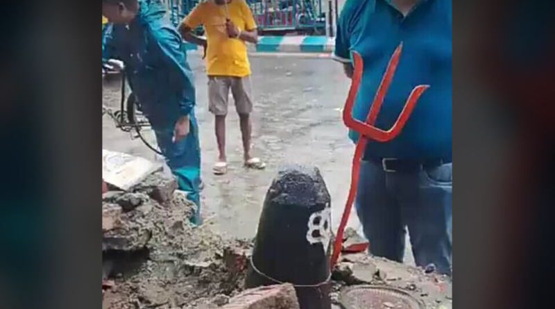 বেস্ট কলকাতা নিউজ : ভেঙে পড়লো শিলিগুড়ির ভেনাস মোড়ে অবস্থিত একটি হনুমান মন্দির