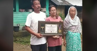 বেস্ট কলকাতা নিউজ : চা শ্রমিকের মেয়ে, "ডাক্তার হতে চাই" এটাই একমাত্র লক্ষ অপর্ণার জীবনে