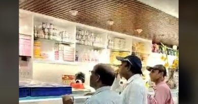বেস্ট কলকাতা নিউজ : শিলিগুড়ির বিধান রোডে বিভিন্ন খাবারের দোকানে অভিযানে নামলো ফুড সেফটি ক্রেতা সুরক্ষা দপ্তরের প্রতিনিধিরা