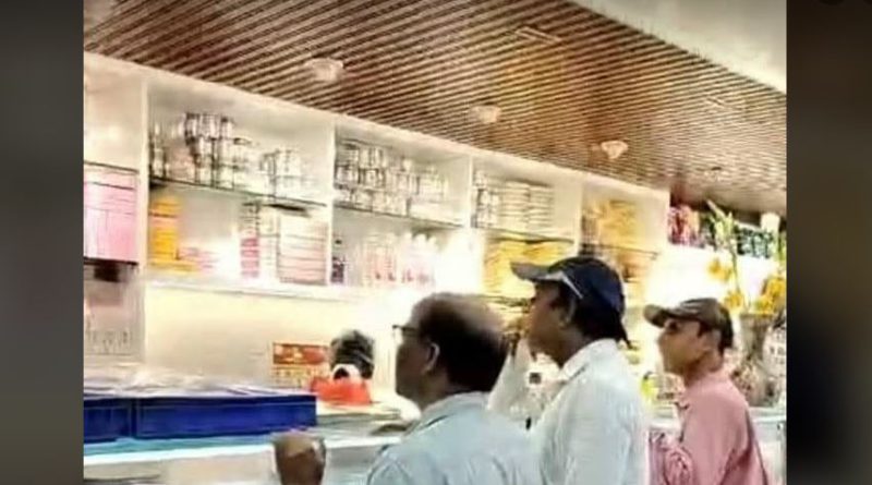 বেস্ট কলকাতা নিউজ : শিলিগুড়ির বিধান রোডে বিভিন্ন খাবারের দোকানে অভিযানে নামলো ফুড সেফটি ক্রেতা সুরক্ষা দপ্তরের প্রতিনিধিরা