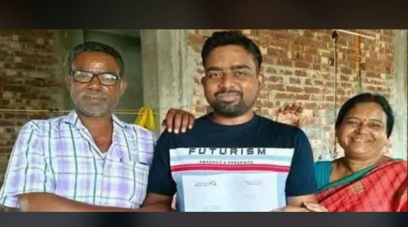 বেস্ট কলকাতা নিউজ : হকারের ছেলে থেকে আন্তর্জাতিক গবেষক গাজোলের গর্ব শিবশংকর সাহা