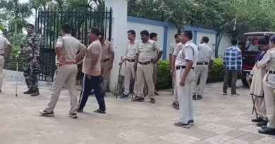 বেস্ট কলকাতা নিউজ : পাড়ার যুবককে ‘বিয়ে’ স্ত্রীর, অবশেষে ঘর থেকে উদ্ধার হল স্বামীর ঝুলন্ত দেহ