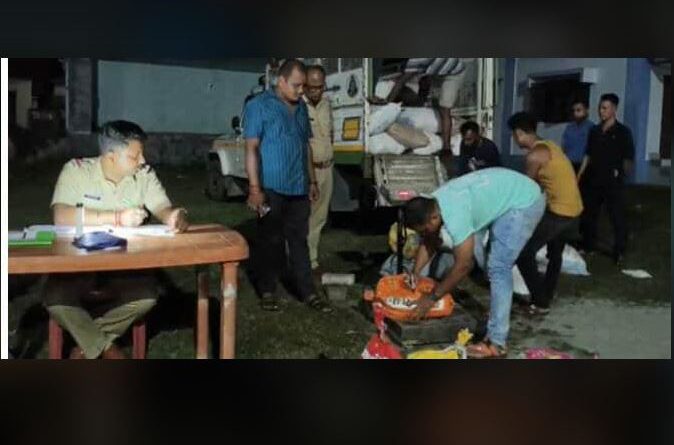 বেস্ট কলকাতা নিউজ : বেলাকোপাতে রেশনের সামগ্রী পাচারের অভিযোগে দুজনকে গ্রেফতার করলো পুলিশ