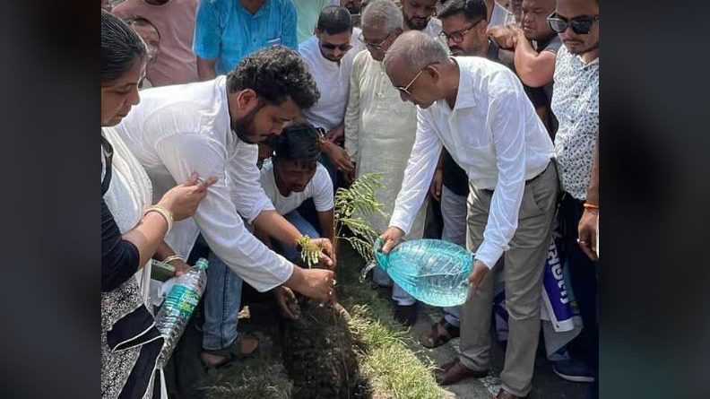 বেস্ট কলকাতা নিউজ : শিলিগুড়ির তিন বাতি মোড়ে তৃণমূল যুব কংগ্রেসের তরফ থেকে আয়োজন করা হলো এক প্রতিবাদ কর্মসূচির
