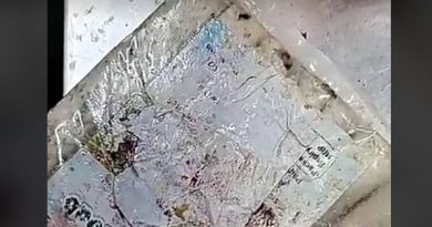 বেস্ট কলকাতা নিউজ : ফ্রিজের মধ্যে রাখা ছিল পুরনো সস এবং পুরনো খাবার, এমনি চাঞ্চল্যকর এক ছবি সামনে এলো শিলিগুড়ির শপিংমলে