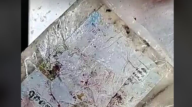 বেস্ট কলকাতা নিউজ : ফ্রিজের মধ্যে রাখা ছিল পুরনো সস এবং পুরনো খাবার, এমনি চাঞ্চল্যকর এক ছবি সামনে এলো শিলিগুড়ির শপিংমলে