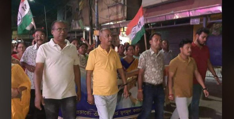বেস্ট কলকাতা নিউজ : অমর ২১ একুশে জুলাই এর সমর্থনে এক বিশাল মিছিল করলেন শিলিগুড়ির মেয়র গৌতম দেব