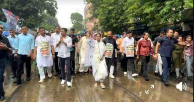 বেস্ট কলকাতা নিউজ : বাংলাকে চরম কেন্দ্রীয় বঞ্চনা, অবশেষে কলকাতার রাজপথে নামলেন তৃণমূল কংগ্রেস নেতৃত্ব