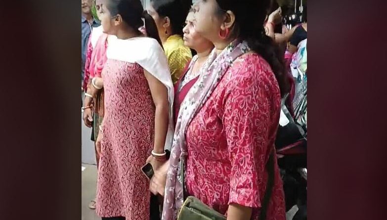 বেস্ট কলকাতা নিউজ : শহর শিলিগুড়িতে নিরাপত্তা রক্ষার্থে ময়দানে নামলেন এলাকার স্থানীয় মহিলারা