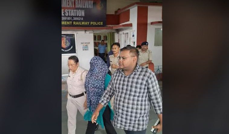 বেস্ট কলকাতা নিউজ : পাচার করে নিয়ে যাওয়া হচ্ছিল যুবতীদের , অবশেষে ধৃত দুজনকে তোলা হলো আদালতে