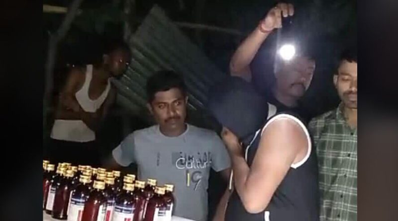 বেস্ট কলকাতা নিউজ : নিষিদ্ধ কাফ সিরাপ সহ গ্রেফতার হল এক যুবক , নিয়ে আসা হল ভক্তিনগর থানায়
