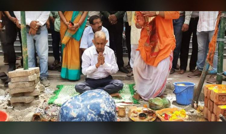 বেস্ট কলকাতা নিউজ : ভেনাস মোড়ের ভেঙে যাওয়া হনুমান মন্দির অবশেষে পুনঃ স্থাপন করলেন মেয়র গৌতম দেব