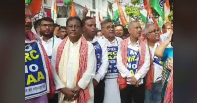 বেস্ট কলকাতা নিউজ : দার্জিলিং জেলা তৃণমূল কংগ্রেসের তরফ থেকে বিজেপির এনআরসি নীতির বিরুদ্ধে প্রতিবাদ জানিয়ে মিছিল নামলো শিলিগুড়িতে