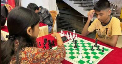 বেস্ট কলকাতা নিউজ : বালুরঘাটে আয়োজিত হল রাস্তার উপরে এক অভিনব দাবা প্রতিযোগিতার