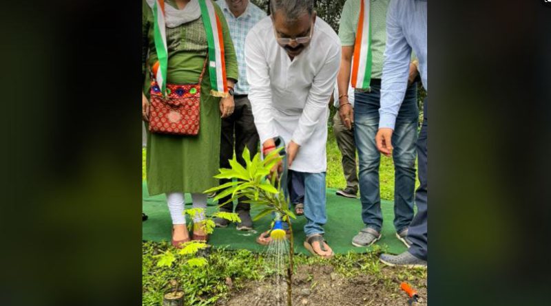 বেস্ট কলকাতা নিউজ : প্রোগ্রেসিভ ইউনাইটেড ইঞ্জিনিয়ার্স অ্যাসোসিয়েশন - এর উদ্যোগে বৃক্ষ রোপণ কর্মসূচির মাধ্যমে পালন করা হলো 'বনমহোৎসব' অরণ্য সপ্তাহ