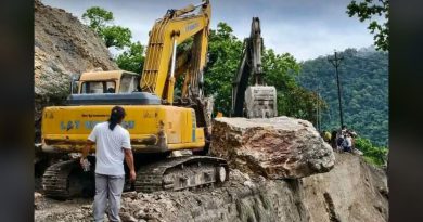 বেস্ট কলকাতা নিউজ : প্রবল ধসের কারণে বন্ধ পাহাড় এবং সমতলের মধ্যে যোগাযোগ রক্ষাকারী ১০ নম্বর জাতীয় সড়ক, সমস্যায় পড়লেন পর্যটকেরা