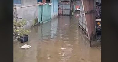 বেস্ট কলকাতা নিউজ : প্রবল বৃষ্টিতে ঘরে ঢুকে পড়লো জল, সমস্যায় পড়ে গেলেন এলাকার বাসিন্দারা