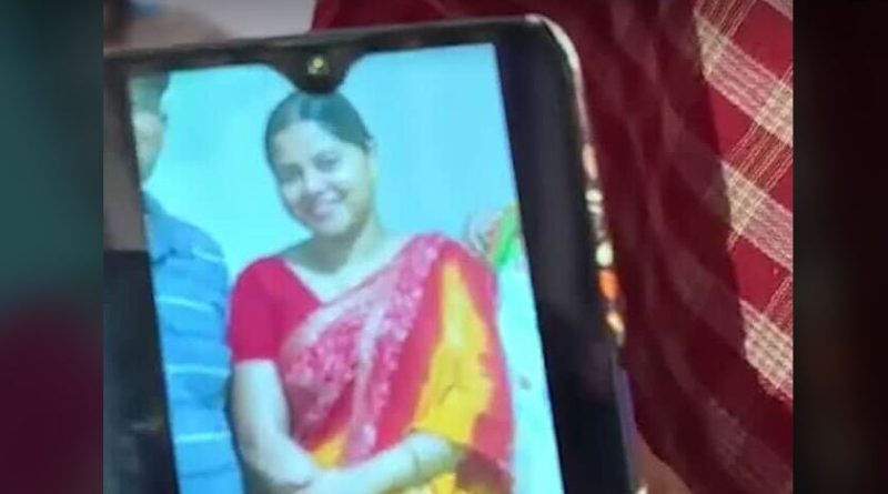 বেস্ট কলকাতা নিউজ : ভিন্ন ধর্মের ছেলের সাথে বিয়ে, রায়গঞ্জে অবশেষে জীবিত মেয়ের শ্রাদ্ধ করলেন বাবা-মা