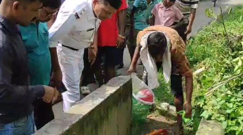 বেস্ট কলকাতা নিউজ : ডাস্টবিন থেকে নরকঙ্কাল উদ্ধার হল চুঁচুড়ায়, ব্যাপক উত্তেজনা ছড়ালো এলাকায়