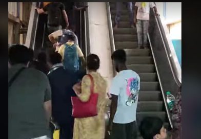 বেস্ট কলকাতা নিউজ : কোনো রকম কাজ করছে না এস্কেলেটর, এনজিপিতে চরম সমস্যায় আগত রেল যাত্রীরা যাত্রীরা