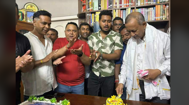 বেস্ট কলকাতা নিউজ : মেয়রের জন্মদিন ব্যাপক বাঁধ ভাঙা উচ্ছ্বাসে মেতে উঠল শহর শিলিগুড়ি
