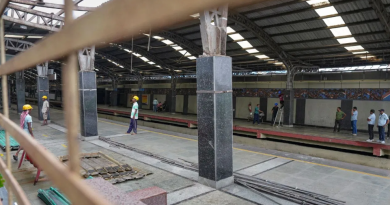 বেস্ট কলকাতা নিউজ : ৪০ মিনিট পার, দেখা নেই কোনও মেট্রোর , অফিস টাইমে চরম দুর্ভোগে পড়লেন নিত্য যাত্রীরা