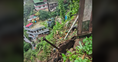 বেস্ট কলকাতা নিউজ : এক ভয়াবহ ভূমিধস নামলো কার্শিয়াং এ, ব্যাপক ক্ষতিগ্রস্ত হল দুটি বাড়ি