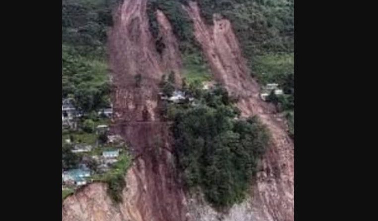বেস্ট কলকাতা নিউজ : এক ভয়ানক ধস নামলো উত্তর সিকিম এর রামম তিস্তা ব্রিজে