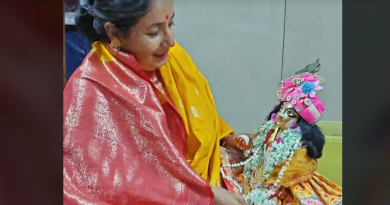 বেস্ট কলকাতা নিউজ : নিজের বাড়িতে জন্মাষ্টমী পালন করলেন তৃণমূল কংগ্রেসের প্রাক্তন জেলা সভাপতি পাপিয়া ঘোষ