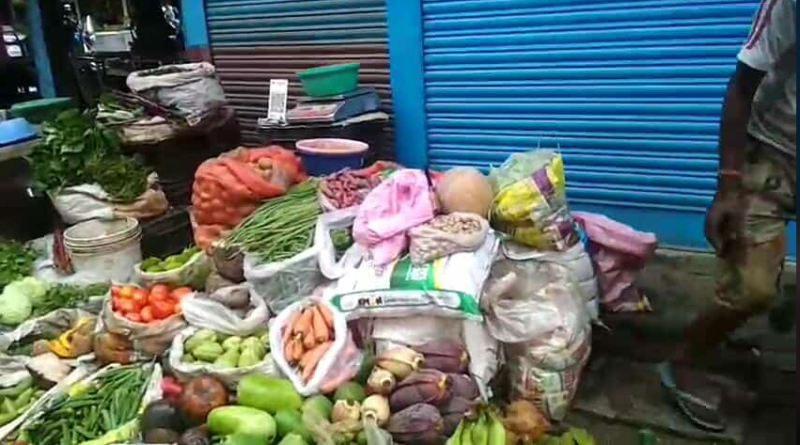 বেস্ট কলকাতা নিউজ : পুজোর আগে সবজির বাজারকে নিয়ে চরম আশঙ্কায় শিলিগুড়ির সাধারণ মানুষজন