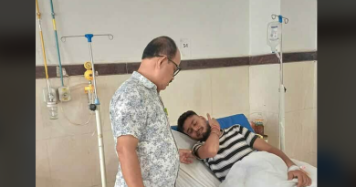 বেস্ট কলকাতা নিউজ : গোলকগঞ্জে কোচরাজবংশী আন্দোলনকারীদের উপর লাঠিচার্জ,আহতদের দেখতে হাসপাতালে উপস্থিত হলেন বুদ্ধিজীবীরা