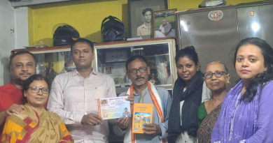 বেস্ট কলকাতা নিউজ : গিনিজ বুক অব ওয়ার্ল্ড রেকর্ডে প্রস্তাবিত হল হিন্দু মহাসভার ক্ষুদ্রতম দুর্গা, এবছর পূজার থিম হতে চলেছে মাতৃভাষা মাতৃদুগ্ধসম